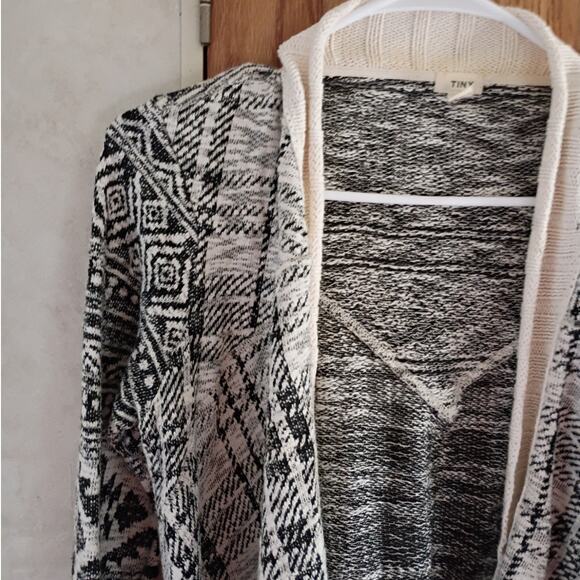 Anthropologie Tiny Boho Tribal Drape Cardigan Sm Black White Geo Knit Layering - Picture 9 of 11